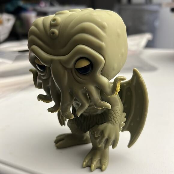 Funko POP Literature: HP Lovecraft Cthulhu Action Figure - Picture 7 of 8